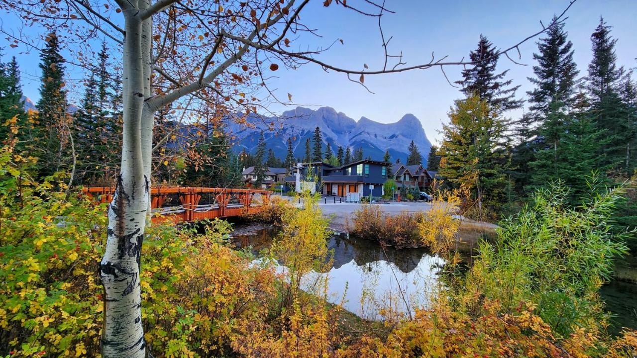 Luxurious Rundle Cliffs Lodge In Spring Creek Canmore Exterior foto
